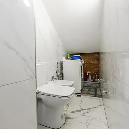 Art House Apartment *